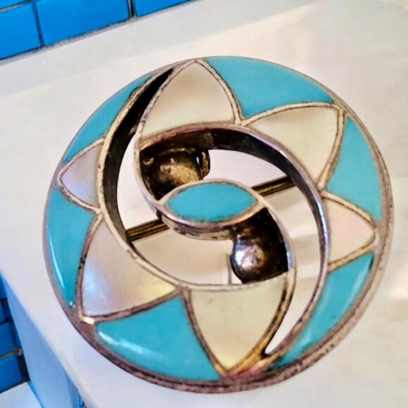 Vintage Brooch OR Pendant inlaid Turquoise MOP Southwesern Round Circle - Picture 2 of 7